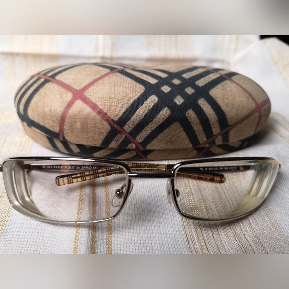 Vintage Burberry sunglasses - Picture 2 of 11